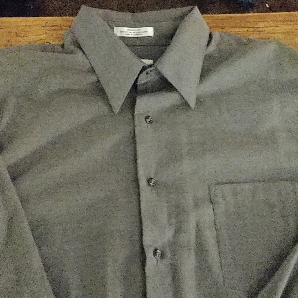 Long sleeve grey button up shirt